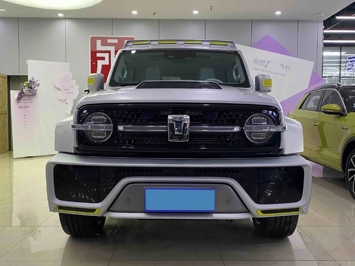2021 Cyberspace 300 2.0T 227HP L4 8AT,autocango,china used car exporter,china ev exporter,chinese used car exporter,chinese used ev exporter