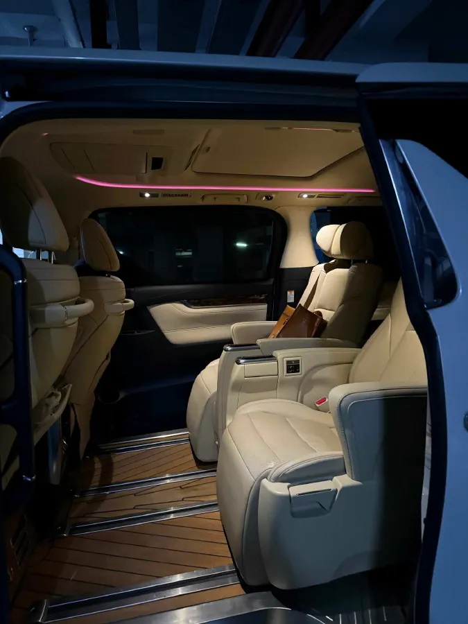 2015 Toyota Alphard 3.5L 275HP V6 6AT,autocango,china used car exporter,china ev exporter,chinese used car exporter,chinese used ev exporter