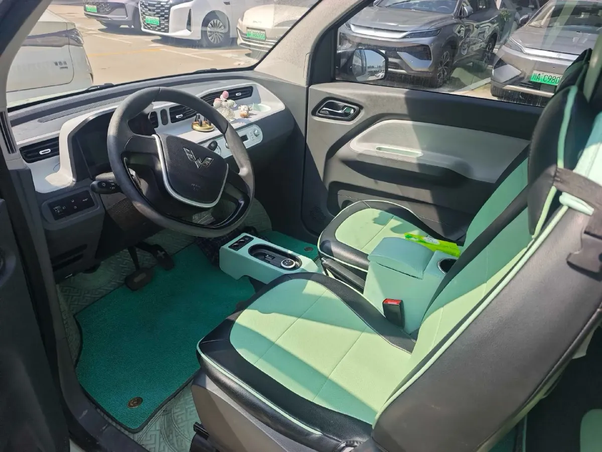 2022 WuLing HongGuang MINI EV BEV 9KWH,autocango,china used car exporter,china ev exporter,chinese used car exporter,chinese used ev exporter