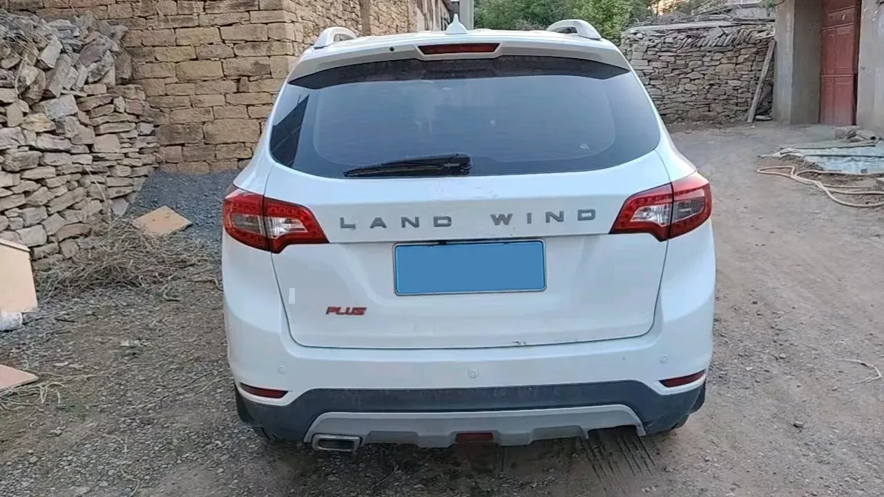 2016 Landwind X5 1.5T 150HP L4 6MT,autocango,china used car exporter,china ev exporter,chinese used car exporter,chinese used ev exporter