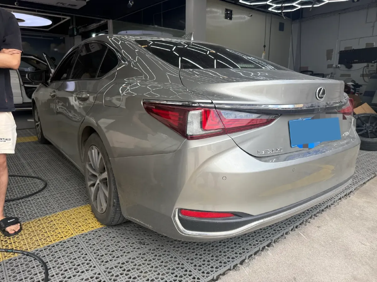 2018 Lexus ES 2.0L 173HP L4 CVT,autocango,china used car exporter,china ev exporter,chinese used car exporter,chinese used ev exporter