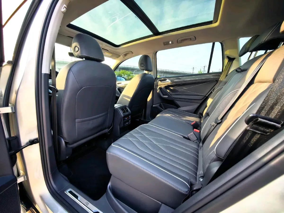 2022 Toyota Wildlander 2.5L 178HP L4 E-CVT Hybrid,autocango,china used car exporter,china ev exporter,chinese used car exporter,chinese used ev exporter