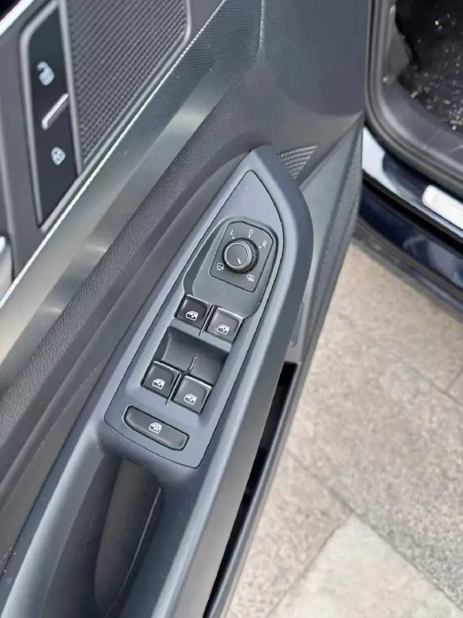 2023 Volkswagen Passat 2.0T 186HP L4 7DCT,autocango,china used car exporter,china ev exporter,chinese used car exporter,chinese used ev exporter