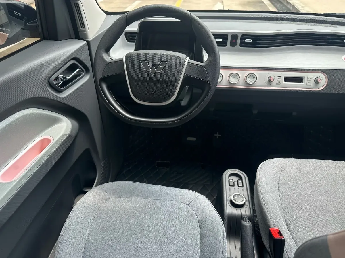 2021 WuLing HongGuang MINI EV BEV 9KWH,autocango,china used car exporter,china ev exporter,chinese used car exporter,chinese used ev exporter