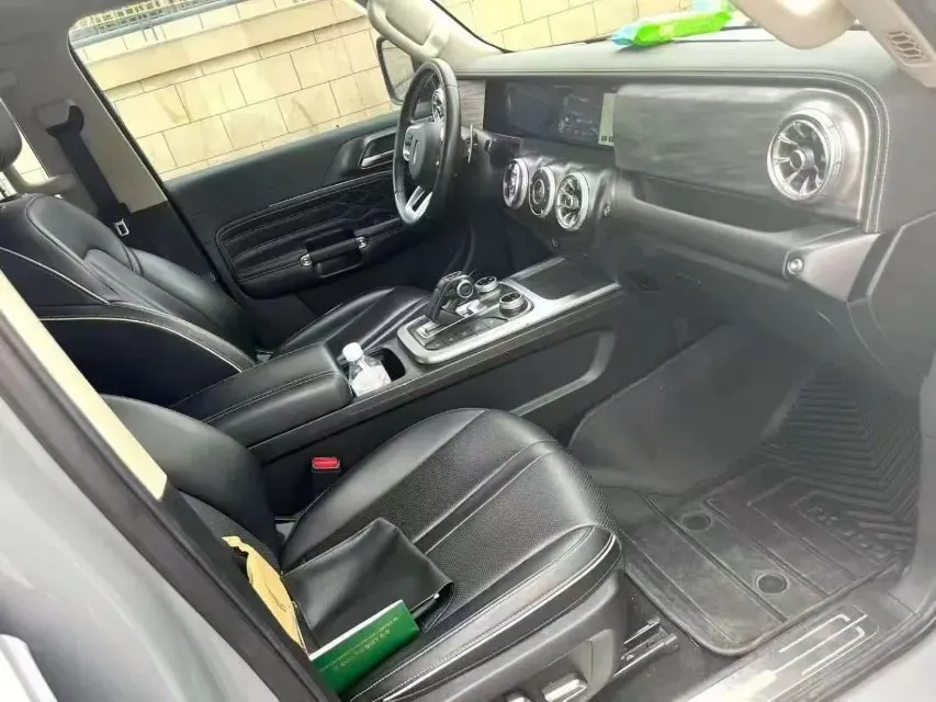 2021 Tank 300 2.0T 227HP L4 8AT,autocango,china used car exporter,china ev exporter,chinese used car exporter,chinese used ev exporter