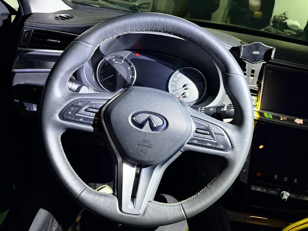 2022 Infiniti QX50 2.0T 261HP L4 CVT,autocango,china used car exporter,china ev exporter,chinese used car exporter,chinese used ev exporter