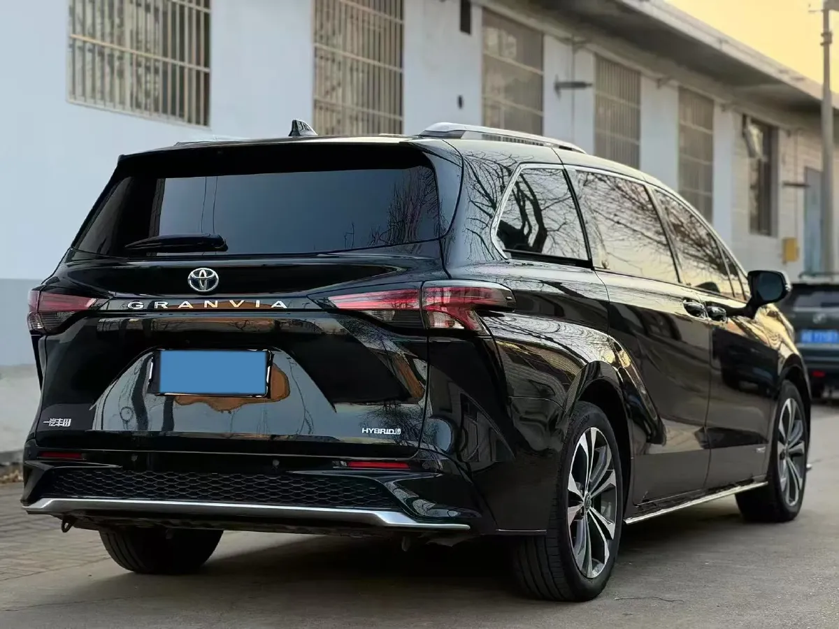 2023 Toyota Granvia 2.5L 189HP L4 E-CVT Hybrid,autocango,china used car exporter,china ev exporter,chinese used car exporter,chinese used ev exporter