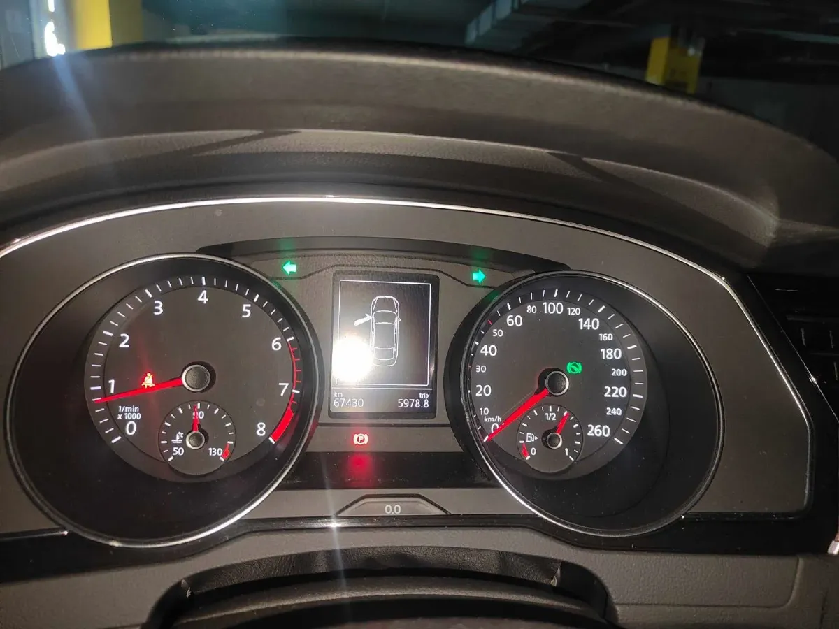 2018 Volkswagen Magotan 1.8T 180HP L4 7DCT,autocango,china used car exporter,china ev exporter,chinese used car exporter,chinese used ev exporter