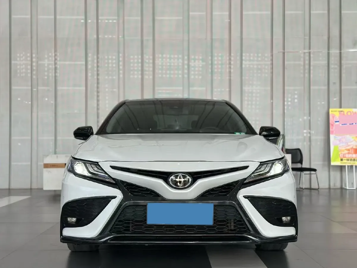 2023 Toyota Camry 2.5L 207HP L4 8AT,autocango,china used car exporter,china ev exporter,chinese used car exporter,chinese used ev exporter