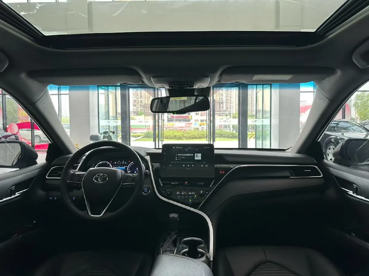 2023 Toyota Camry 2.5L 207HP L4 8AT,autocango,china used car exporter,china ev exporter,chinese used car exporter,chinese used ev exporter