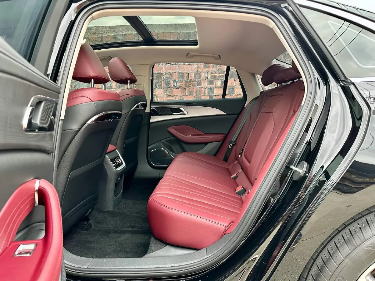 2024 HongQi H5 1.5T 169HP L4 7DCT,autocango,china used car exporter,china ev exporter,chinese used car exporter,chinese used ev exporter