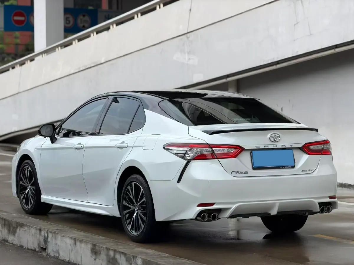 2021 Toyota Camry 2.5L 209HP L4 8AT,autocango,china used car exporter,china ev exporter,chinese used car exporter,chinese used ev exporter