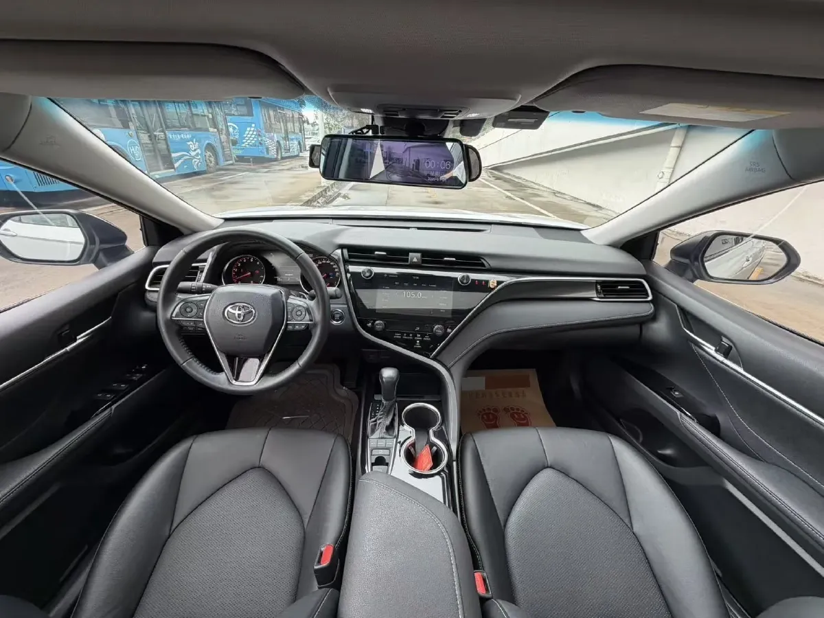 2021 Toyota Camry 2.5L 209HP L4 8AT,autocango,china used car exporter,china ev exporter,chinese used car exporter,chinese used ev exporter