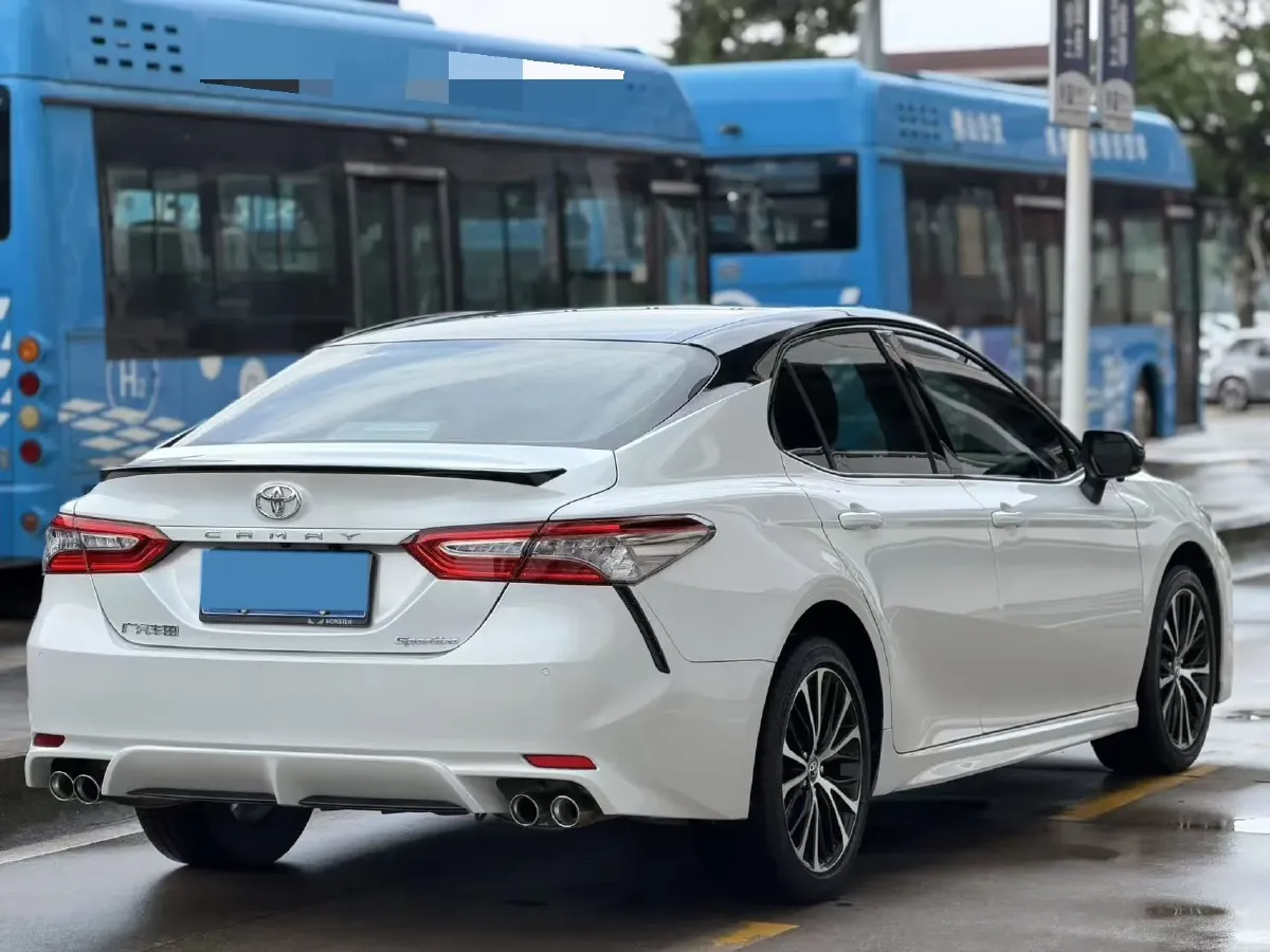2021 Toyota Camry 2.5L 209HP L4 8AT,autocango,china used car exporter,china ev exporter,chinese used car exporter,chinese used ev exporter