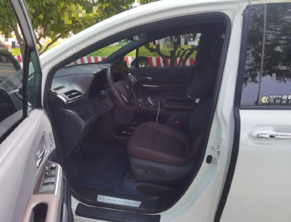 2022 Toyota Granvia 2.5L 192HP L4 E-CVT Hybrid,autocango,china used car exporter,china ev exporter,chinese used car exporter,chinese used ev exporter