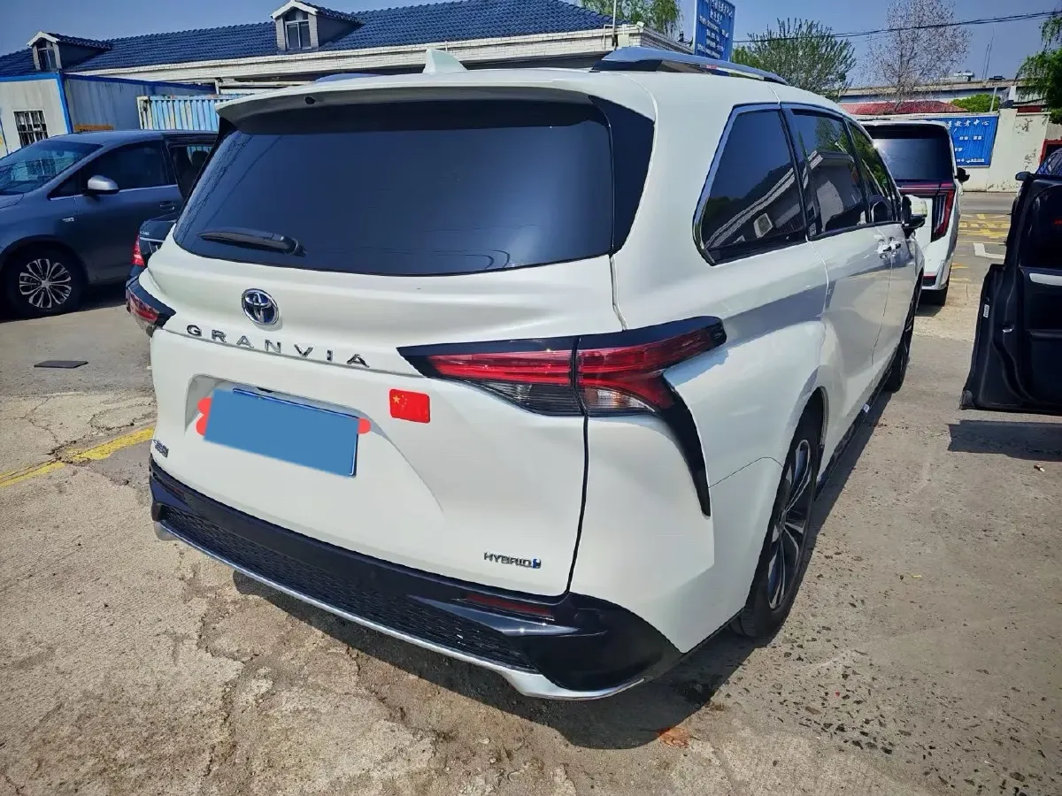 2022 Toyota Granvia 2.5L 192HP L4 E-CVT Hybrid,autocango,china used car exporter,china ev exporter,chinese used car exporter,chinese used ev exporter