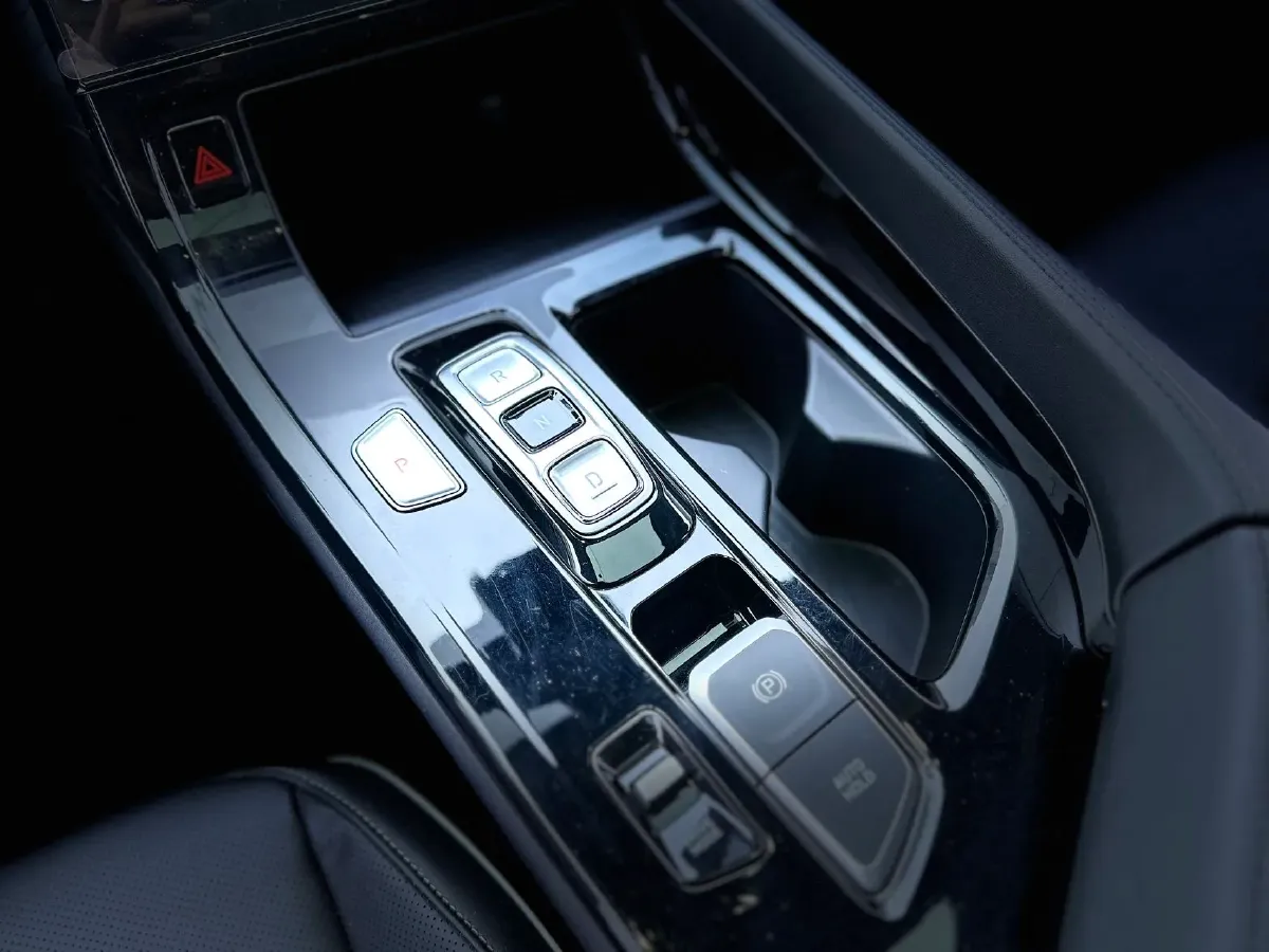 2024 Hyundai Custo 1.5T 170HP L4 8AT,autocango,china used car exporter,china ev exporter,chinese used car exporter,chinese used ev exporter