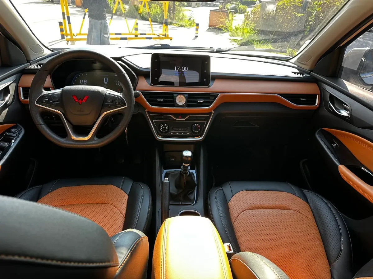 2019 WuLing HongGuang S3 1.5L 99HP L4 6MT,autocango,china used car exporter,china ev exporter,chinese used car exporter,chinese used ev exporter