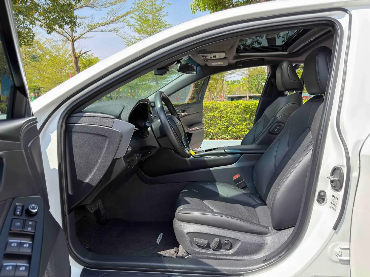 2022 Toyota Avalon 2.5L 178HP L4 E-CVT Hybrid,autocango,china used car exporter,china ev exporter,chinese used car exporter,chinese used ev exporter