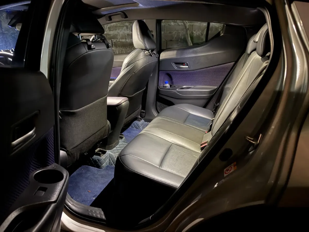 2020 Toyota C-HR 2.0L 171HP L4 CVT,autocango,china used car exporter,china ev exporter,chinese used car exporter,chinese used ev exporter