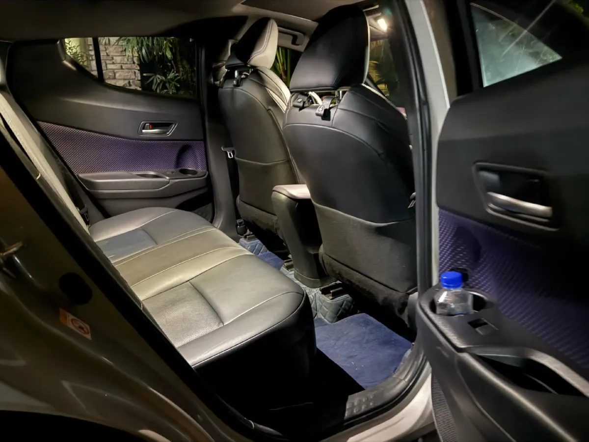 2020 Toyota C-HR 2.0L 171HP L4 CVT,autocango,china used car exporter,china ev exporter,chinese used car exporter,chinese used ev exporter