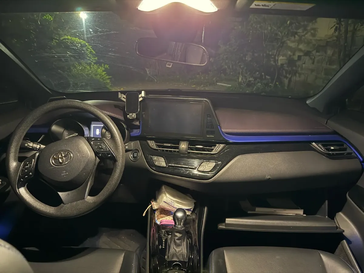 2020 Toyota C-HR 2.0L 171HP L4 CVT,autocango,china used car exporter,china ev exporter,chinese used car exporter,chinese used ev exporter