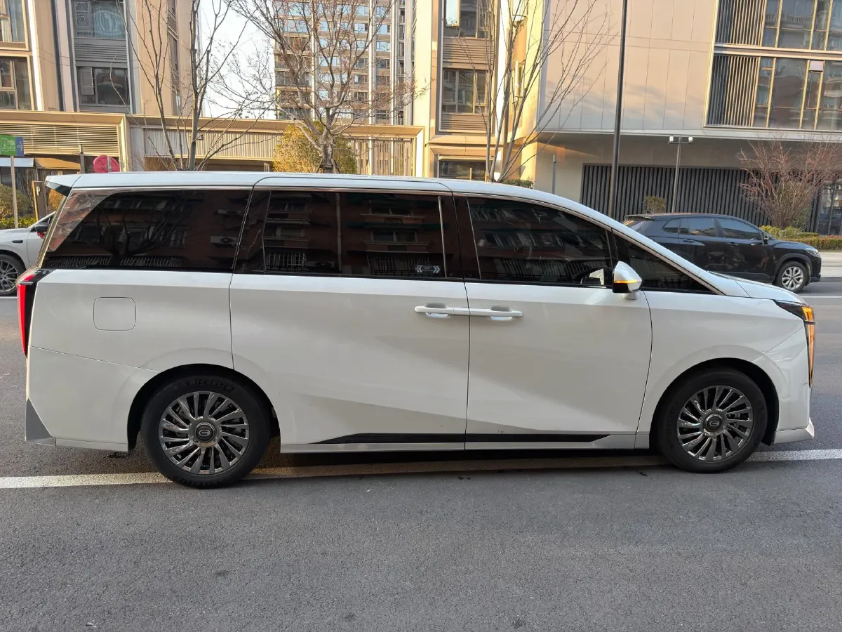 2023 GAC Trumpchi M8 2.0T 190HP L4 E-CVT Hybrid,autocango,china used car exporter,china ev exporter,chinese used car exporter,chinese used ev exporter