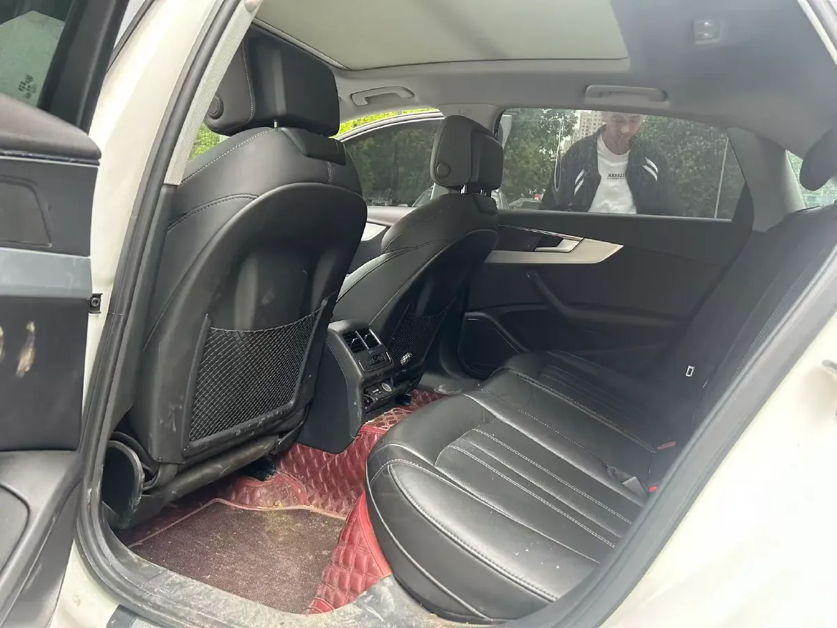 2020 Audi A4L 2.0T 190HP L4 7DCT,autocango,china used car exporter,china ev exporter,chinese used car exporter,chinese used ev exporter