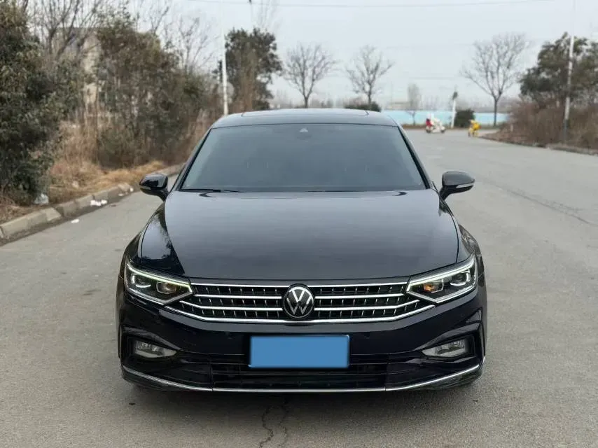 2023 Volkswagen Magotan 2.0T 186HP L4 7DCT,autocango,china used car exporter,china ev exporter,chinese used car exporter,chinese used ev exporter