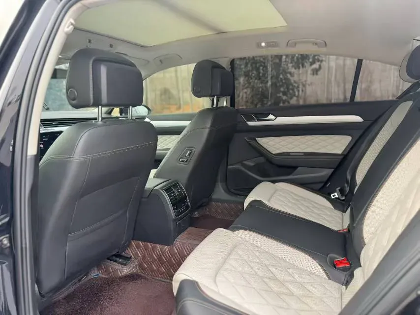 2023 Volkswagen Magotan 2.0T 186HP L4 7DCT,autocango,china used car exporter,china ev exporter,chinese used car exporter,chinese used ev exporter