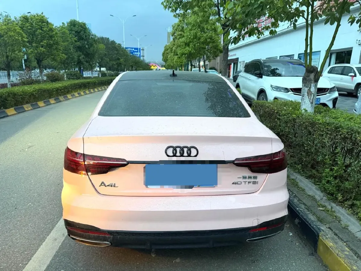 2022 Audi A4L 2.0T 190HP L4 7DCT,autocango,china used car exporter,china ev exporter,chinese used car exporter,chinese used ev exporter