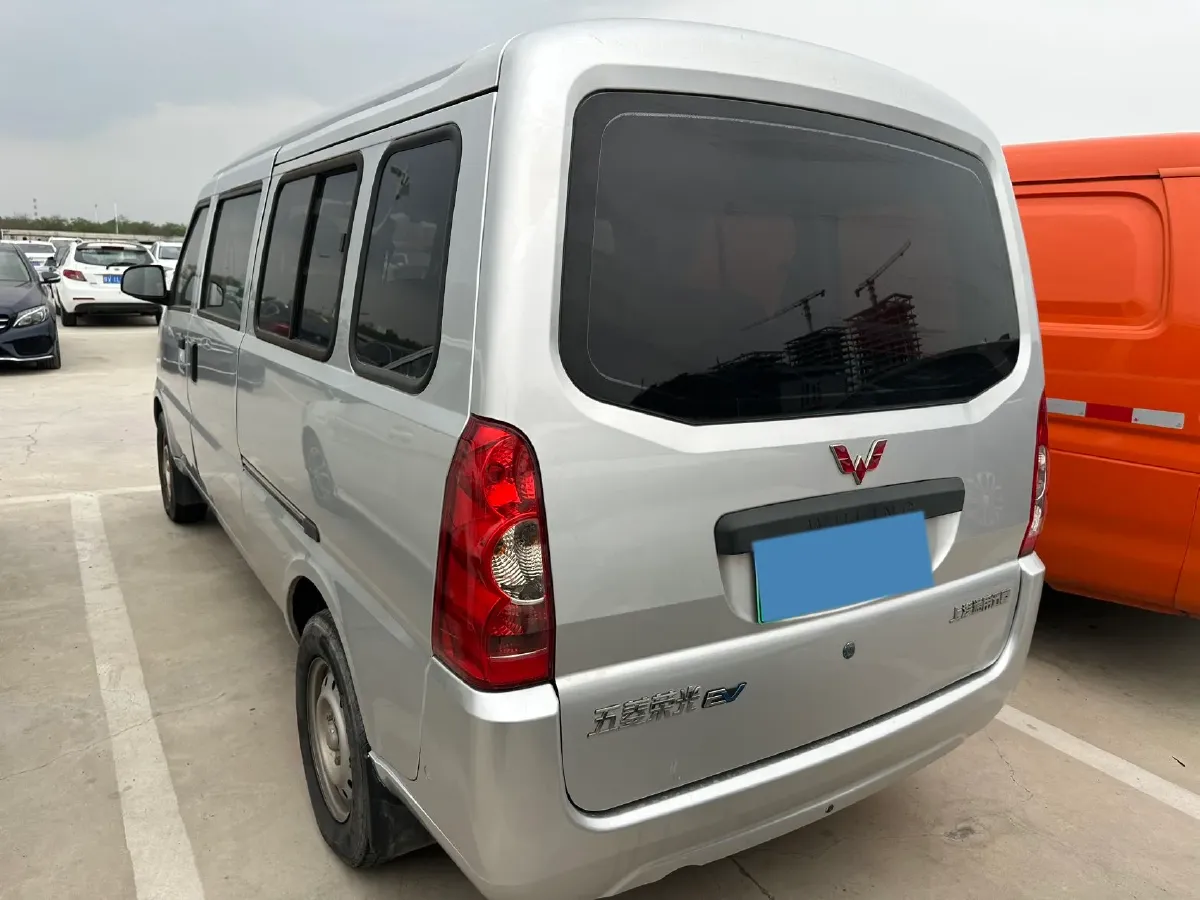 2022 WuLing RongGuang Mini Truck EV BEV 41.5KWH,autocango,china used car exporter,china ev exporter,chinese used car exporter,chinese used ev exporter