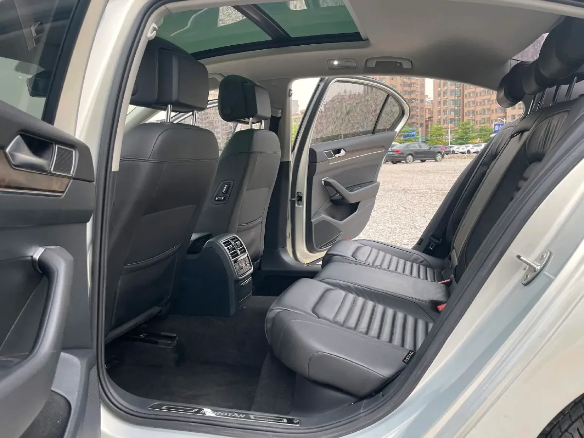 2019 Chevrolet Malibu XL 2.0T 241HP L4 9AT,autocango,china used car exporter,china ev exporter,chinese used car exporter,chinese used ev exporter