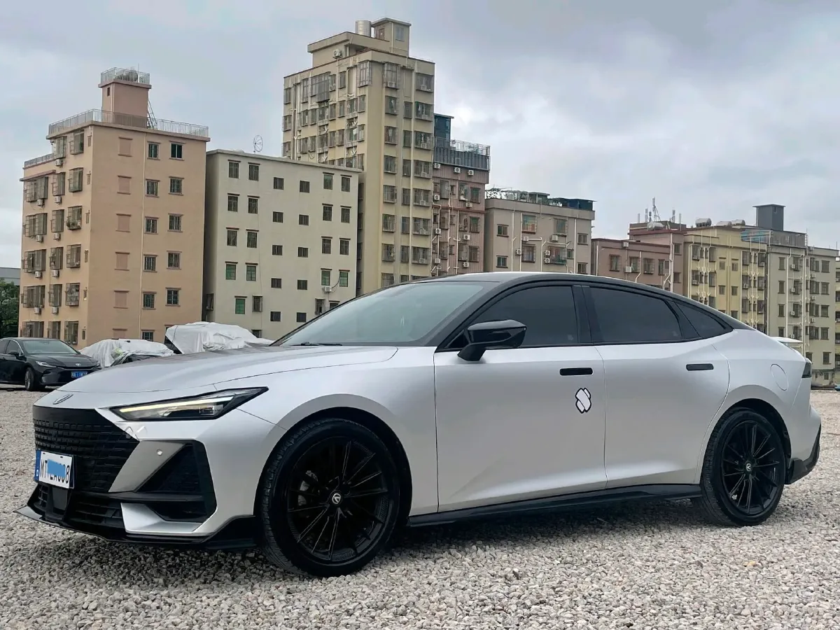 2022 ChangAn UNI-V 1.5T 188HP L4 7DCT,autocango,china used car exporter,china ev exporter,chinese used car exporter,chinese used ev exporter