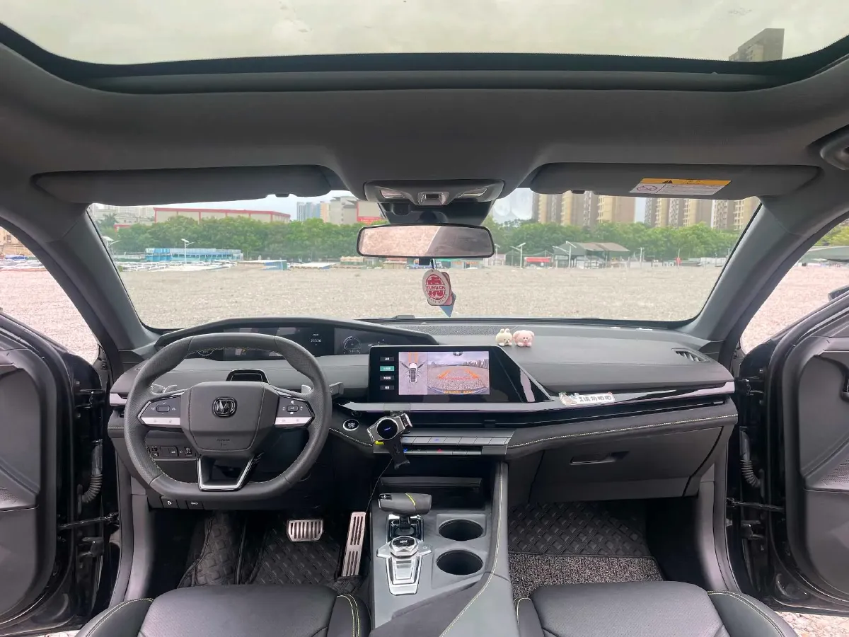 2022 ChangAn UNI-V 1.5T 188HP L4 7DCT,autocango,china used car exporter,china ev exporter,chinese used car exporter,chinese used ev exporter