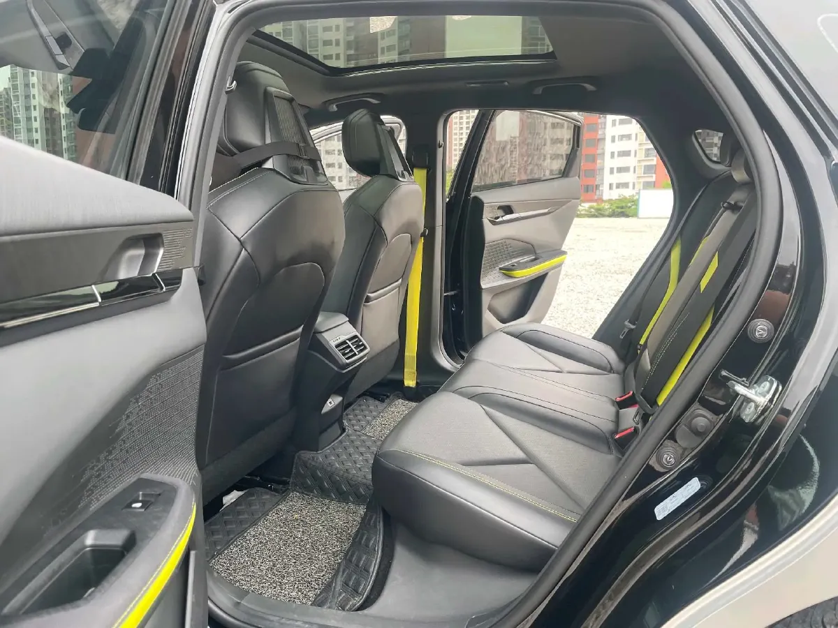 2022 ChangAn UNI-V 1.5T 188HP L4 7DCT,autocango,china used car exporter,china ev exporter,chinese used car exporter,chinese used ev exporter