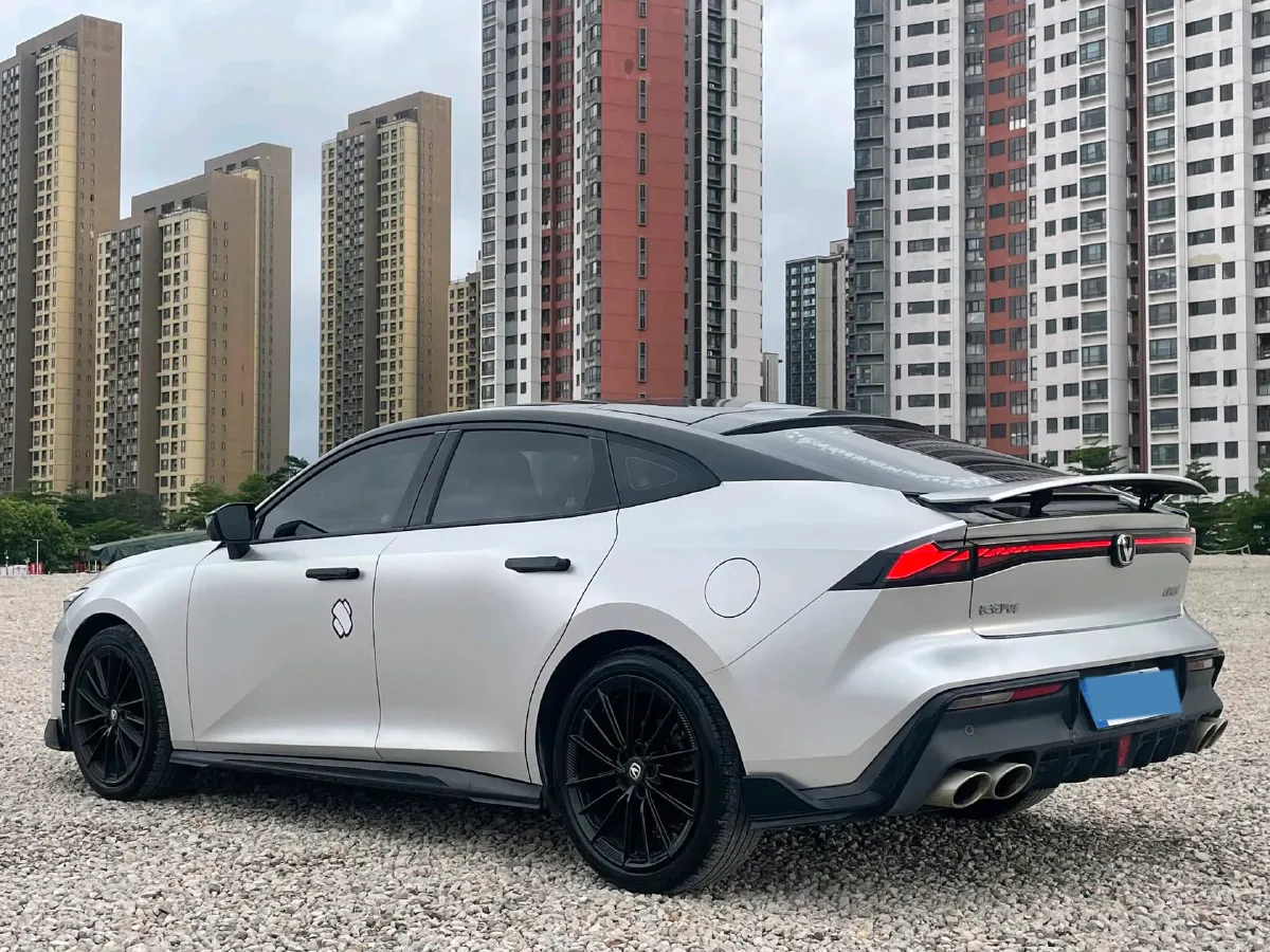 2022 ChangAn UNI-V 1.5T 188HP L4 7DCT,autocango,china used car exporter,china ev exporter,chinese used car exporter,chinese used ev exporter