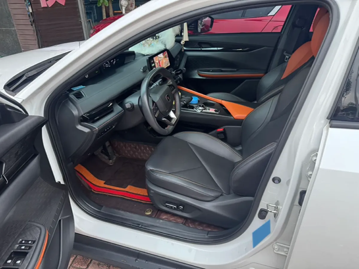 2023 ChangAn UNI-V iDD 1.5T 170HP L4 6TCT PHEV 18.4KWH,autocango,china used car exporter,china ev exporter,chinese used car exporter,chinese used ev exporter