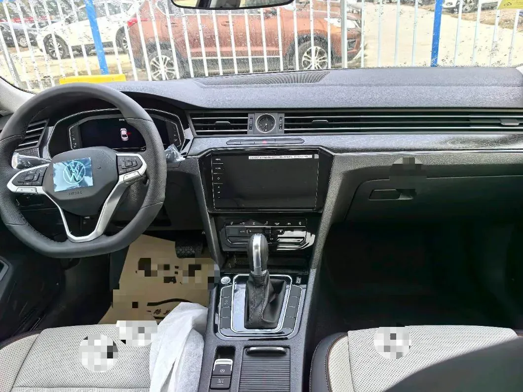 2025 Volkswagen Magotan 2.0T 186HP L4 7DCT,autocango,china used car exporter,china ev exporter,chinese used car exporter,chinese used ev exporter