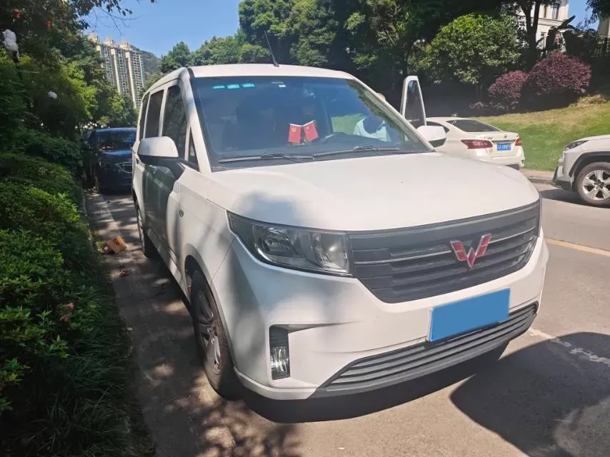 2019 WuLing HongGuang Plus 1.5T 147HP L4 6MT,autocango,china used car exporter,china ev exporter,chinese used car exporter,chinese used ev exporter