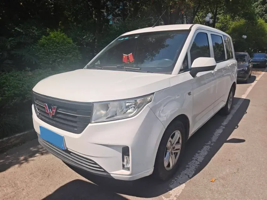 2019 WuLing HongGuang Plus 1.5T 147HP L4 6MT,autocango,china used car exporter,china ev exporter,chinese used car exporter,chinese used ev exporter