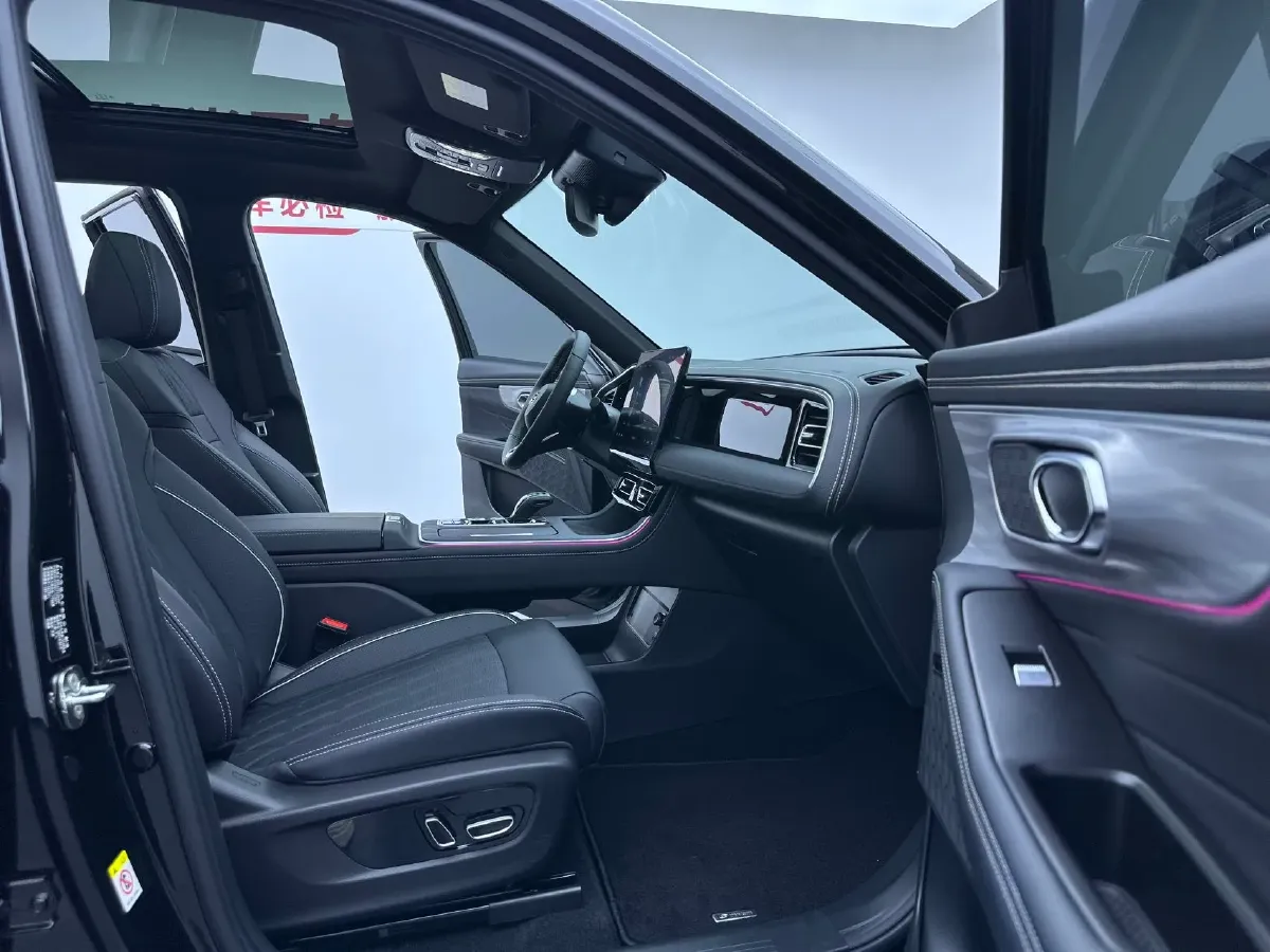 2025 GAC Trumpchi GS8 2.0T 252HP L4 8AT,autocango,china used car exporter,china ev exporter,chinese used car exporter,chinese used ev exporter