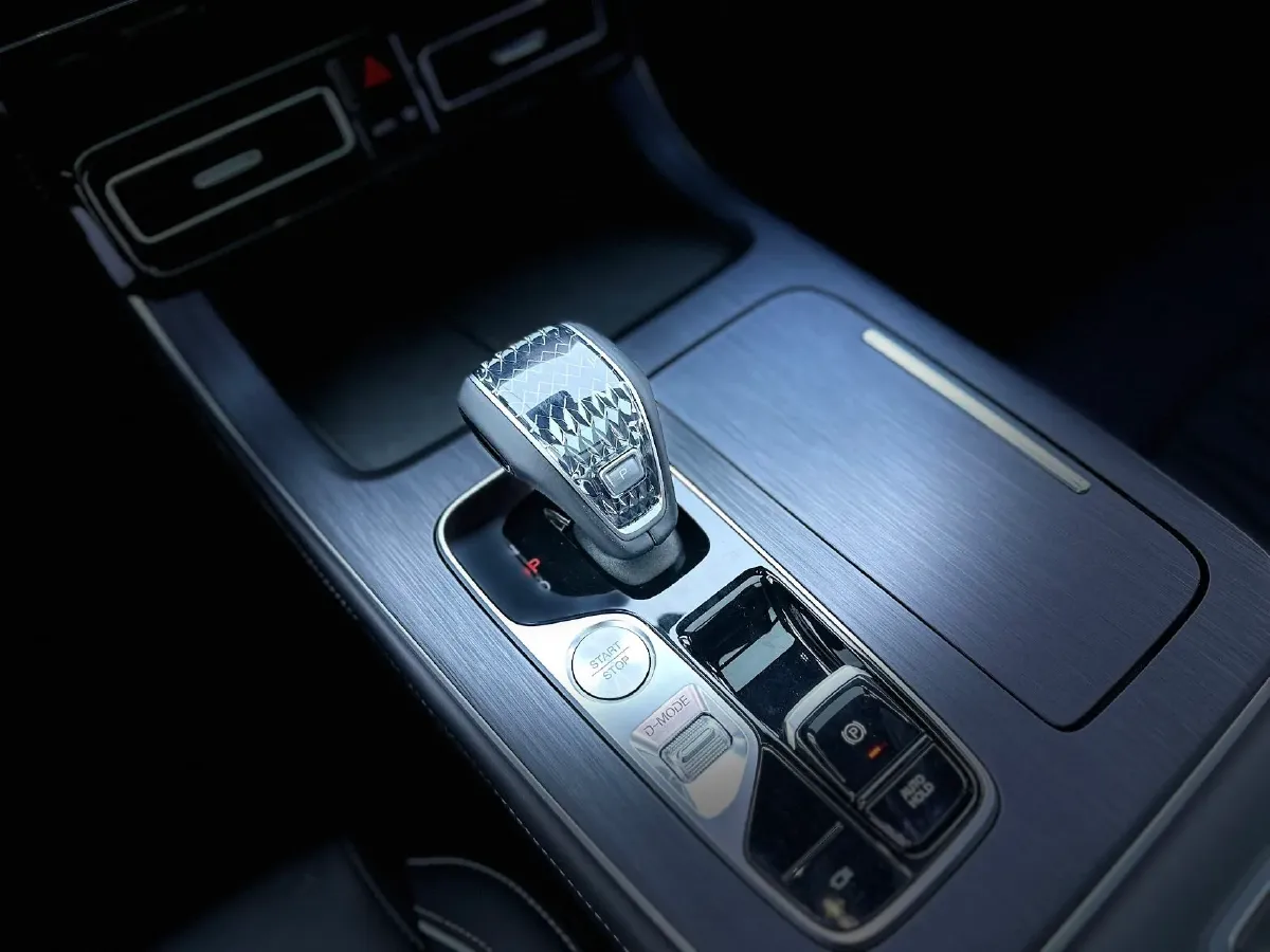 2025 GAC Trumpchi GS8 2.0T 252HP L4 8AT,autocango,china used car exporter,china ev exporter,chinese used car exporter,chinese used ev exporter