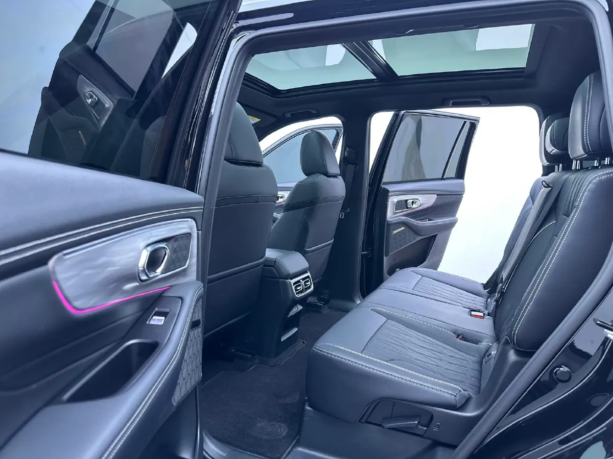 2025 GAC Trumpchi GS8 2.0T 252HP L4 8AT,autocango,china used car exporter,china ev exporter,chinese used car exporter,chinese used ev exporter