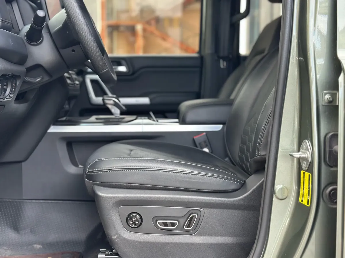 2025 212 212 T01 2.0T 252HP L4 8AT,autocango,china used car exporter,china ev exporter,chinese used car exporter,chinese used ev exporter