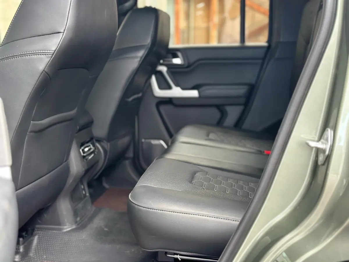 2025 212 212 T01 2.0T 252HP L4 8AT,autocango,china used car exporter,china ev exporter,chinese used car exporter,chinese used ev exporter