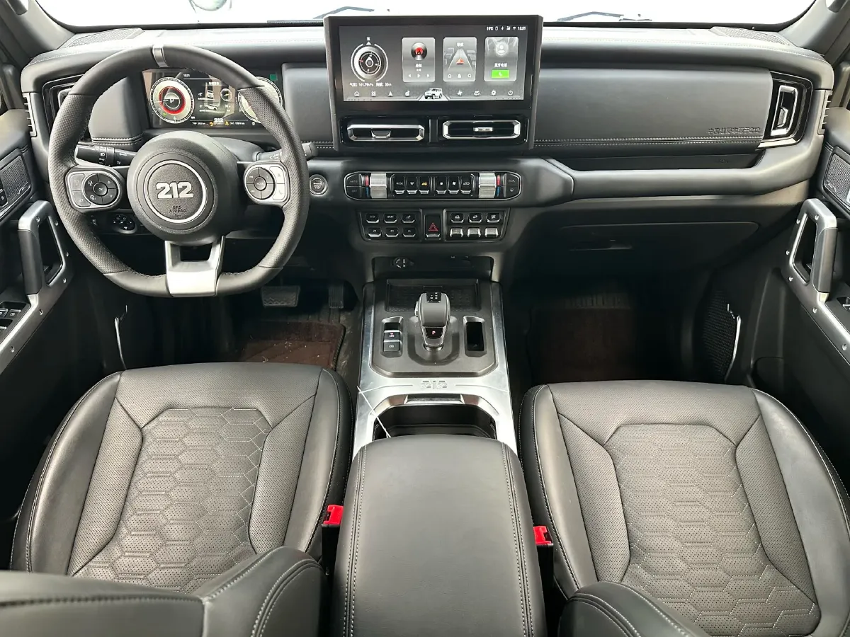 2025 212 212 T01 2.0T 252HP L4 8AT,autocango,china used car exporter,china ev exporter,chinese used car exporter,chinese used ev exporter