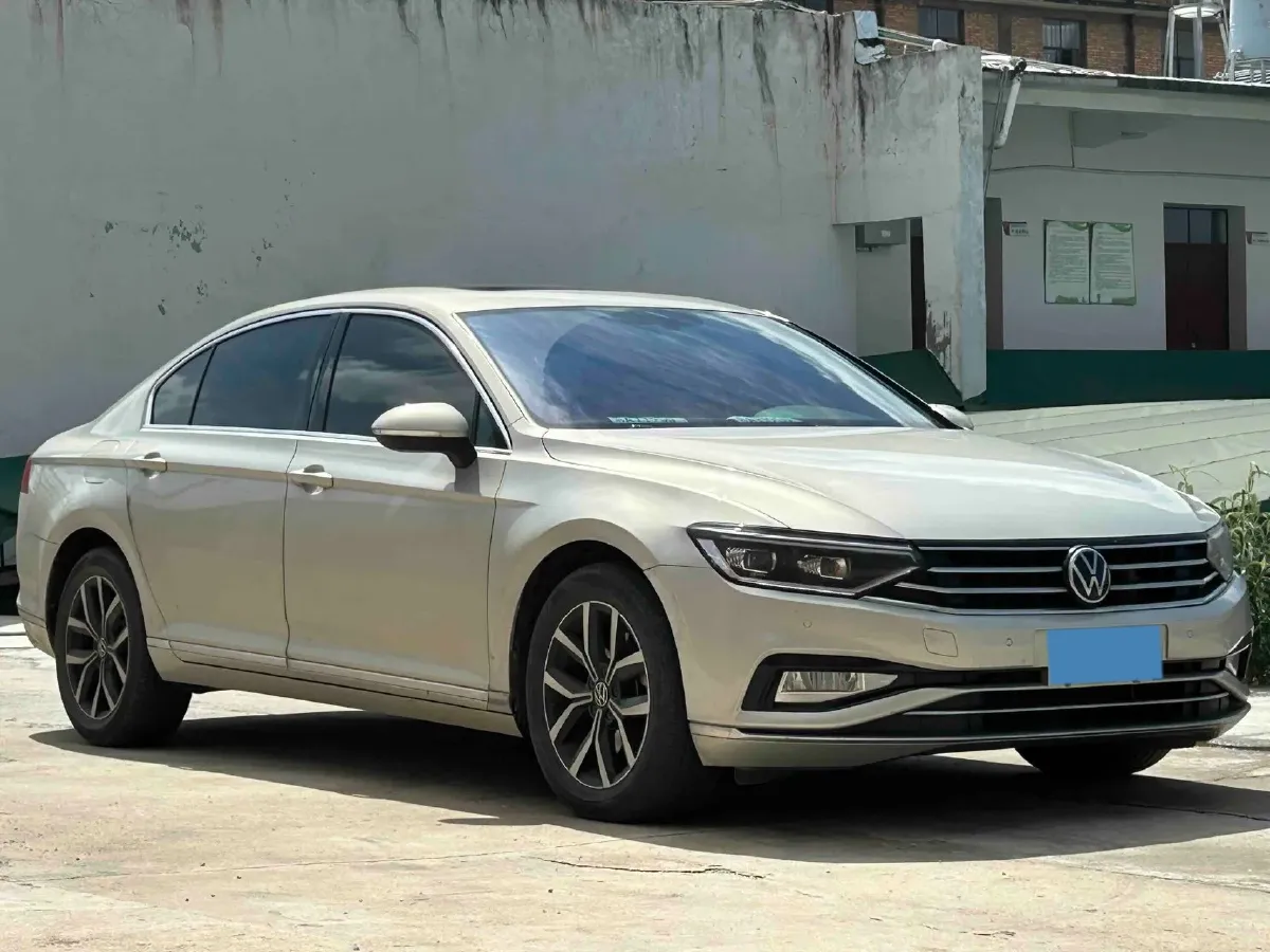 2020 Volkswagen Magotan 2.0T 186HP L4 7DCT,autocango,china used car exporter,china ev exporter,chinese used car exporter,chinese used ev exporter