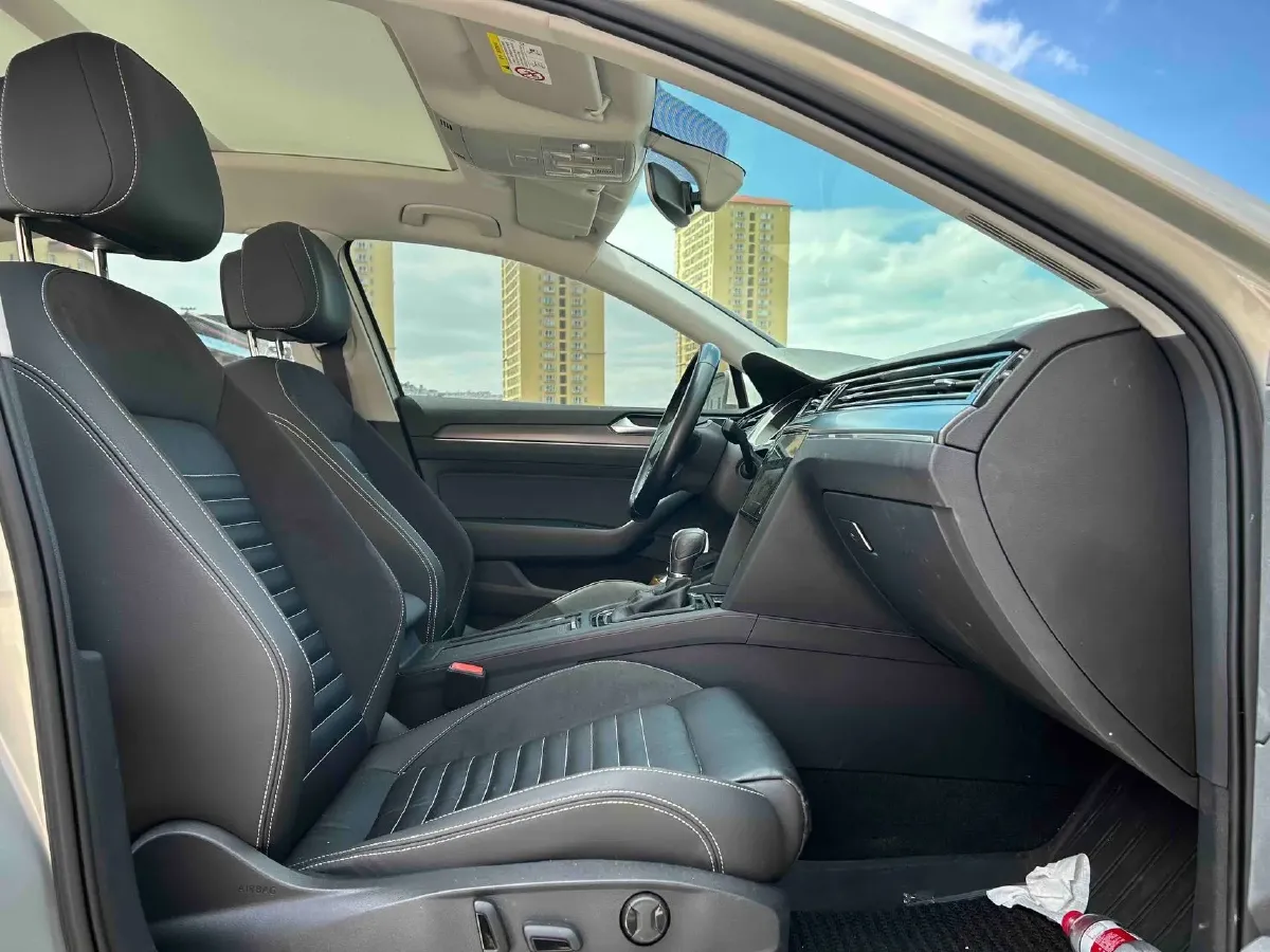 2020 Volkswagen Magotan 2.0T 186HP L4 7DCT,autocango,china used car exporter,china ev exporter,chinese used car exporter,chinese used ev exporter