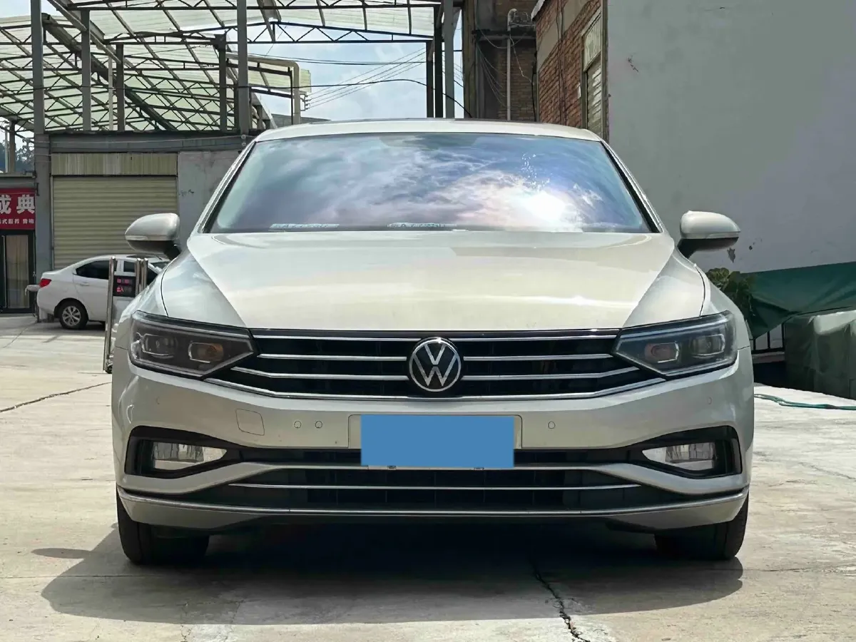 2020 Volkswagen Magotan 2.0T 186HP L4 7DCT,autocango,china used car exporter,china ev exporter,chinese used car exporter,chinese used ev exporter